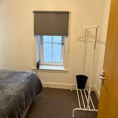 4 Bed Bungalow Near Airport 에든버러 외부 사진