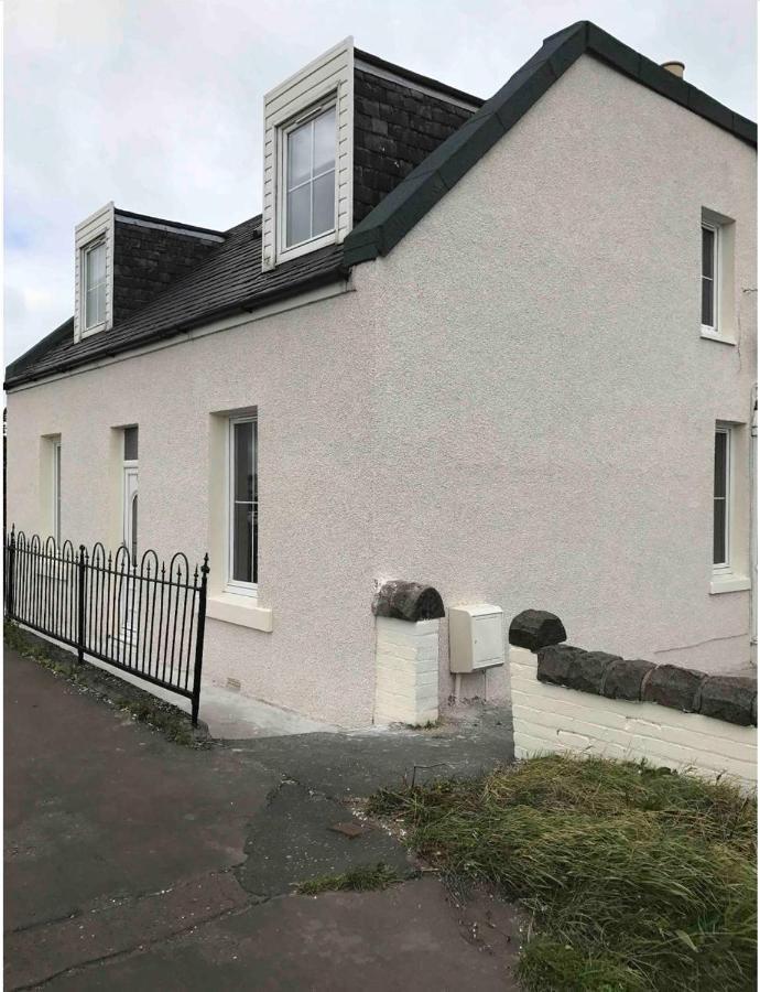 4 Bed Bungalow Near Airport 에든버러 외부 사진