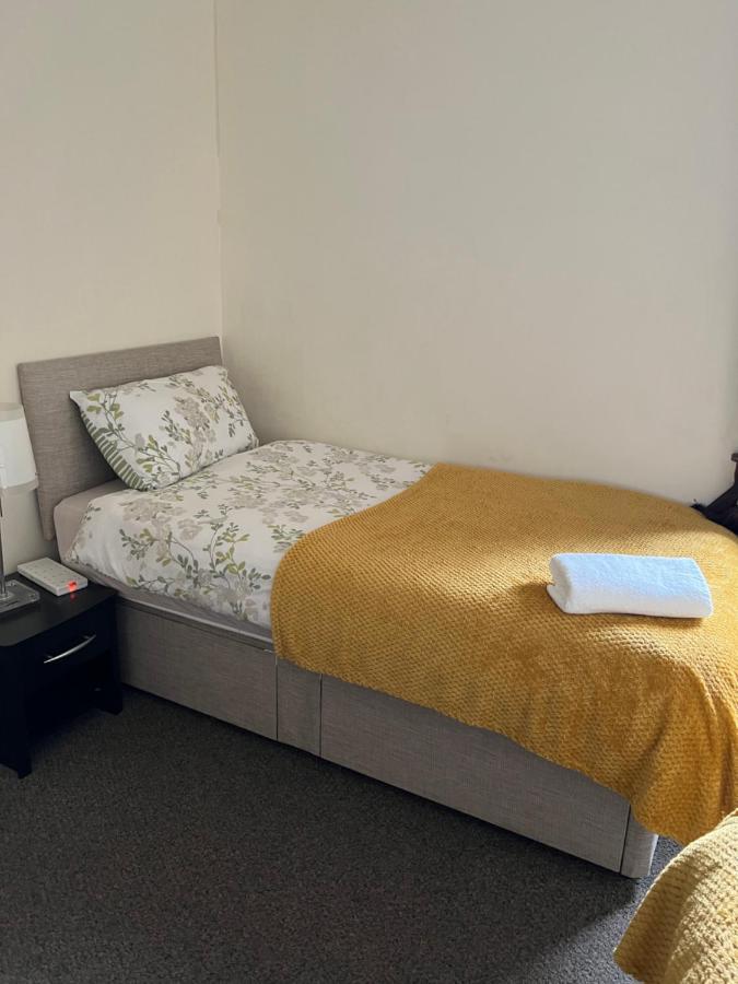 4 Bed Bungalow Near Airport 에든버러 외부 사진