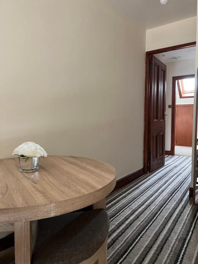 4 Bed Bungalow Near Airport 에든버러 외부 사진