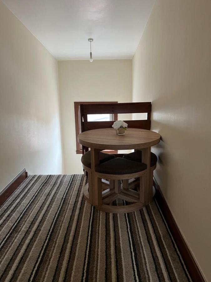 4 Bed Bungalow Near Airport 에든버러 외부 사진