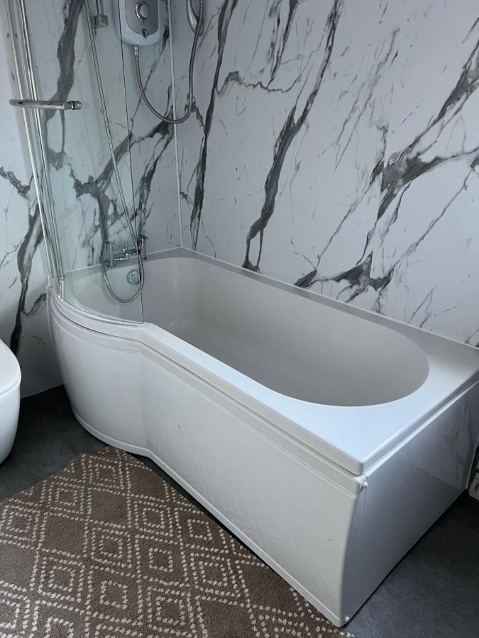 4 Bed Bungalow Near Airport 에든버러 외부 사진