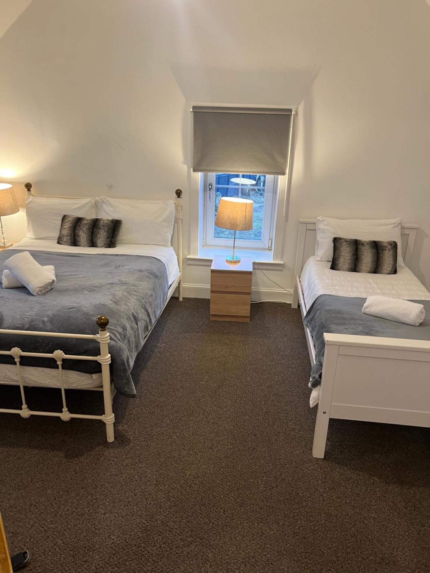 4 Bed Bungalow Near Airport 에든버러 외부 사진