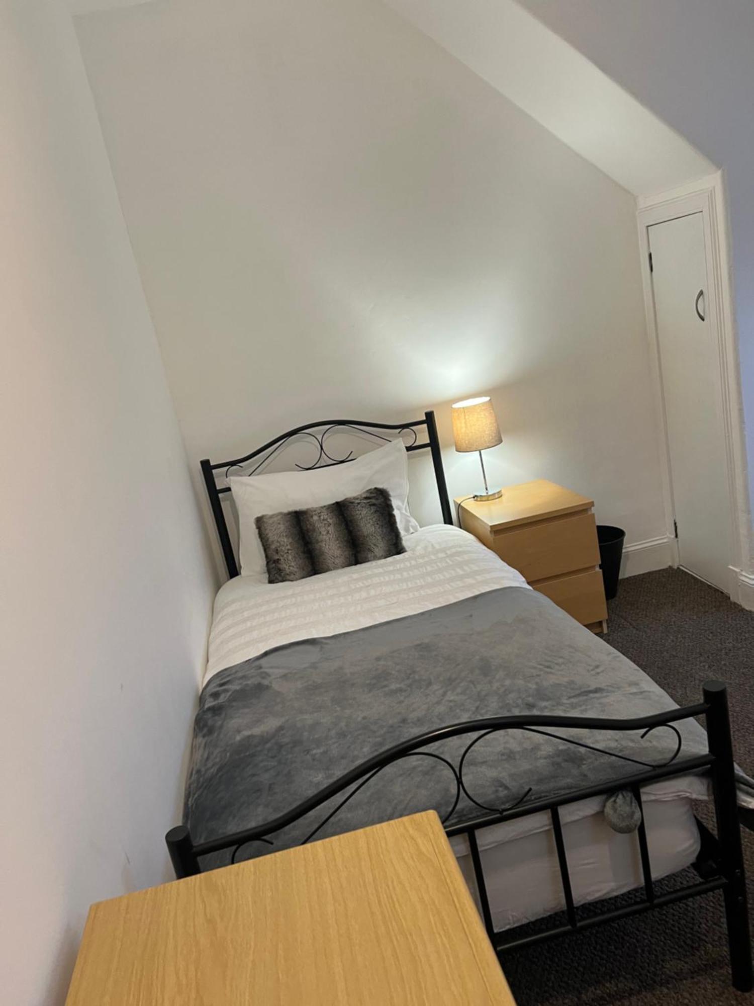 4 Bed Bungalow Near Airport 에든버러 외부 사진