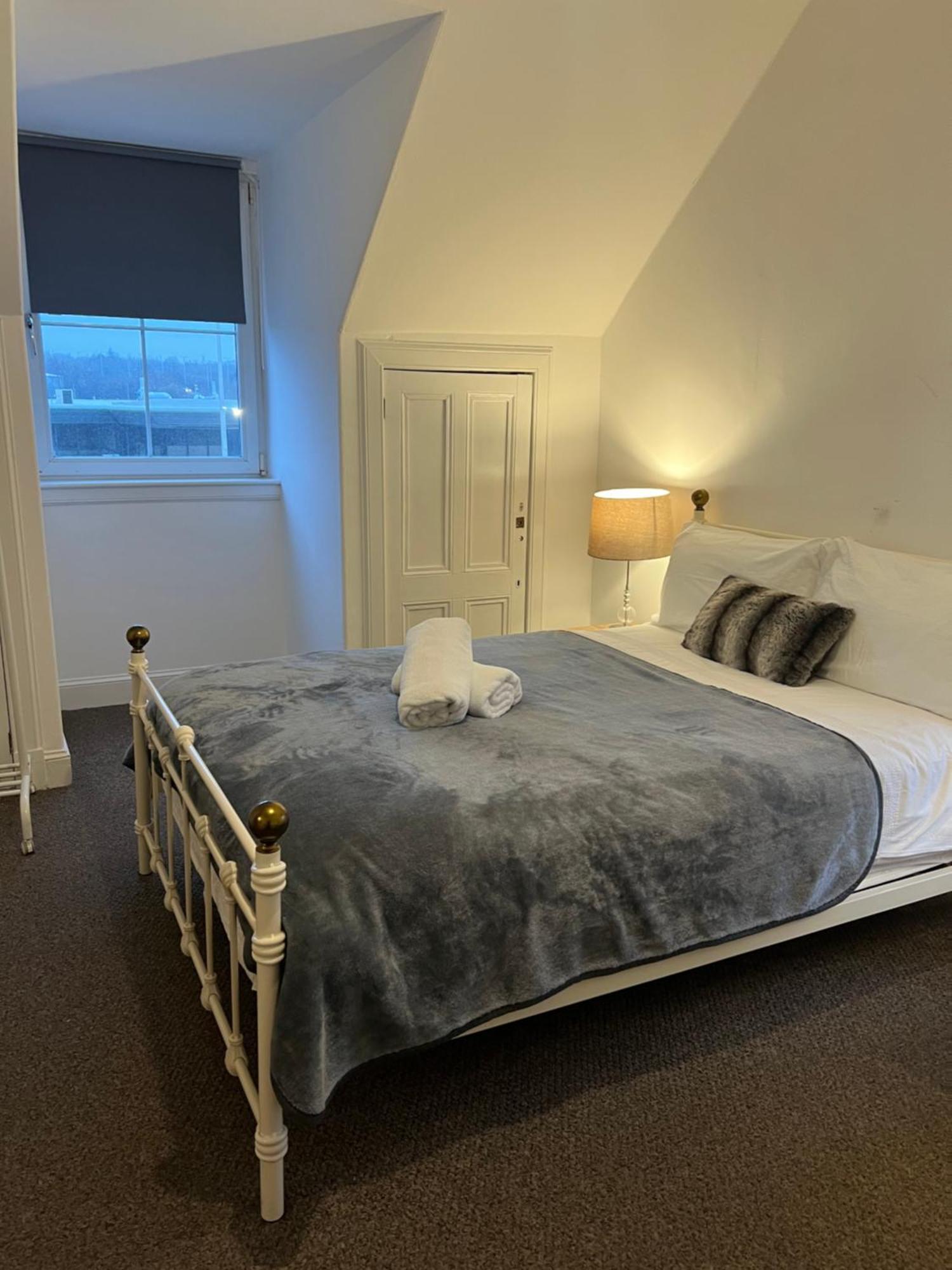 4 Bed Bungalow Near Airport 에든버러 외부 사진