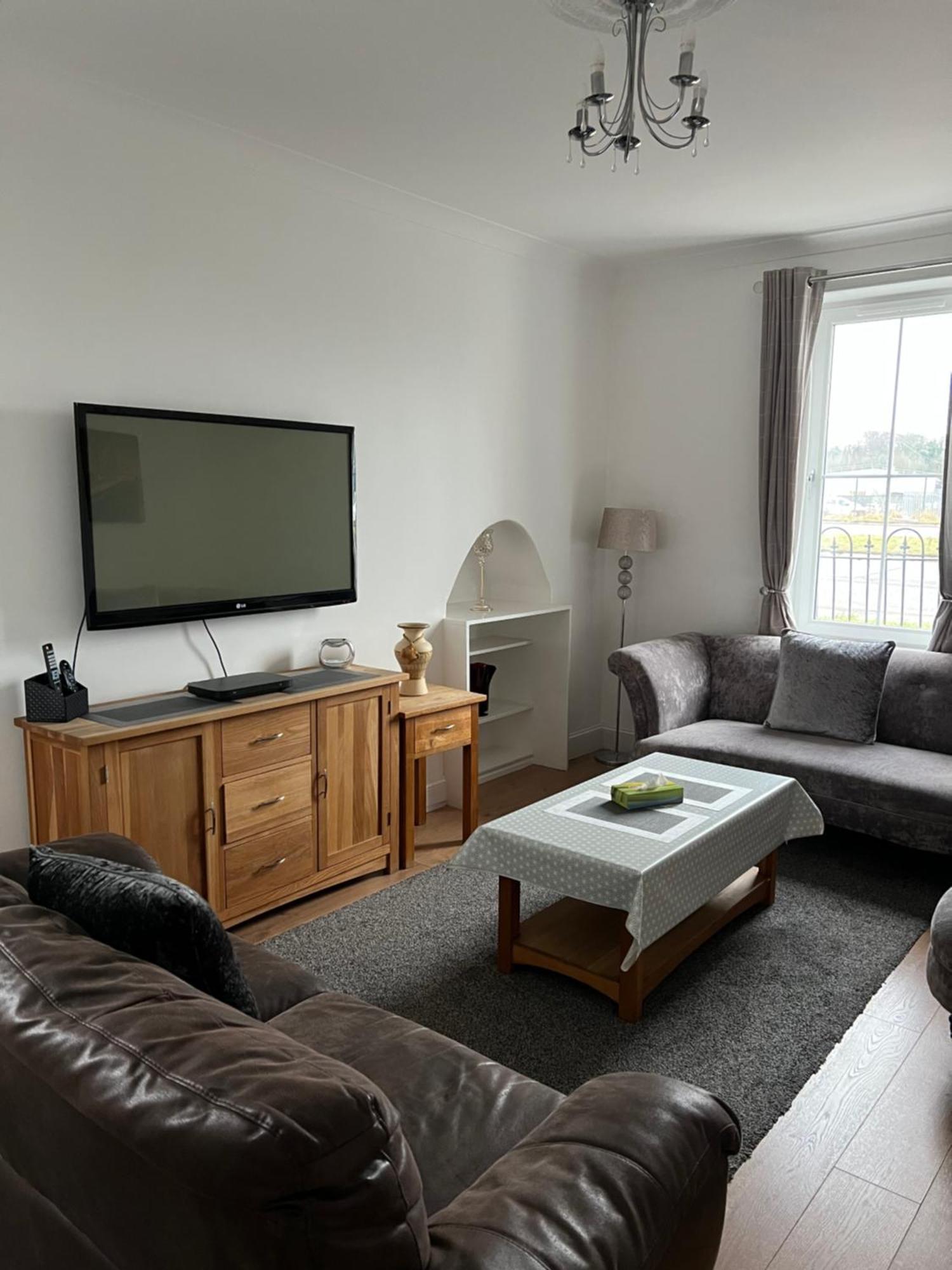 4 Bed Bungalow Near Airport 에든버러 외부 사진
